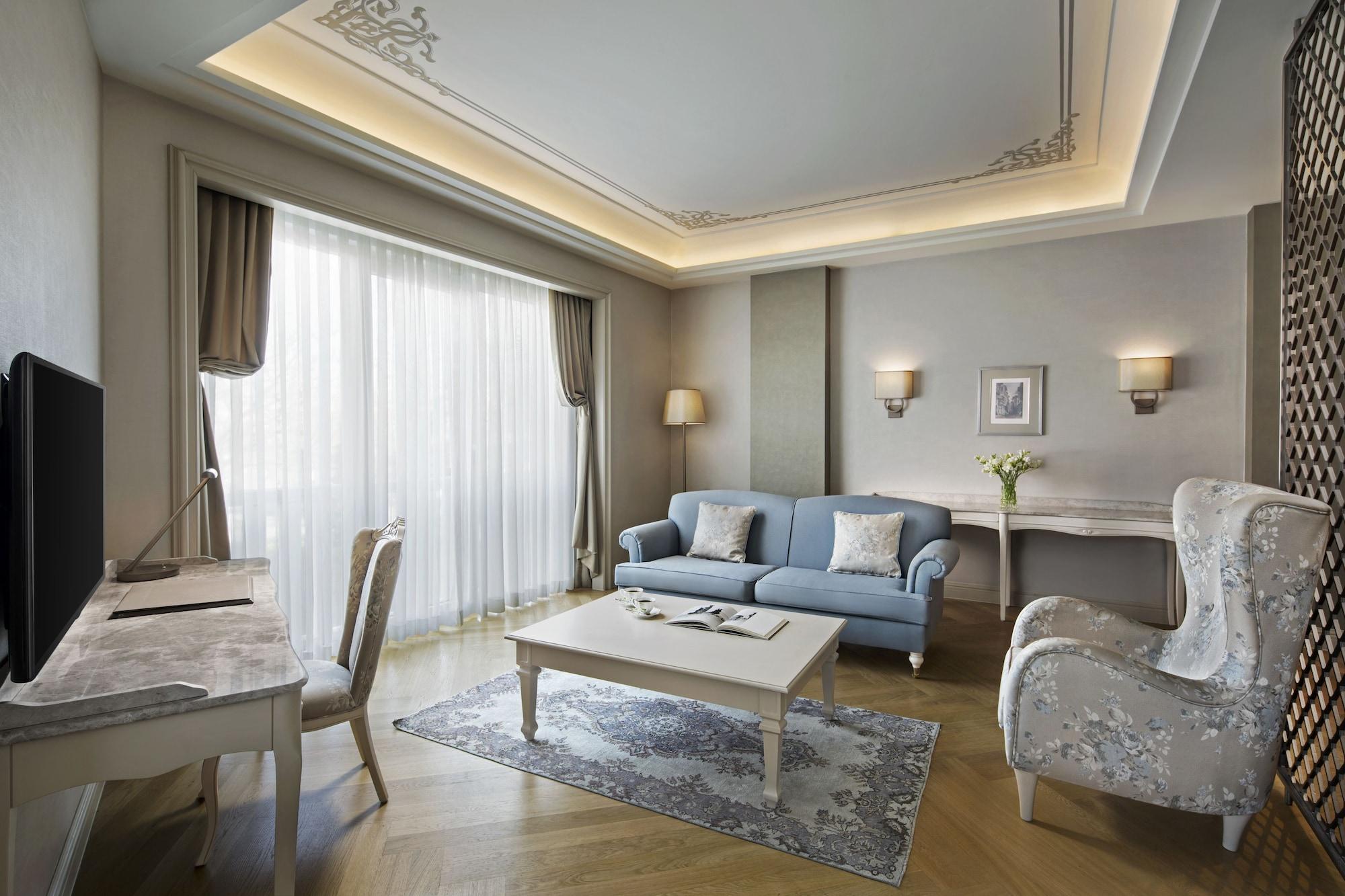 איסטמבול Lazzoni Hotel מראה חיצוני תמונה A living room at the hotel