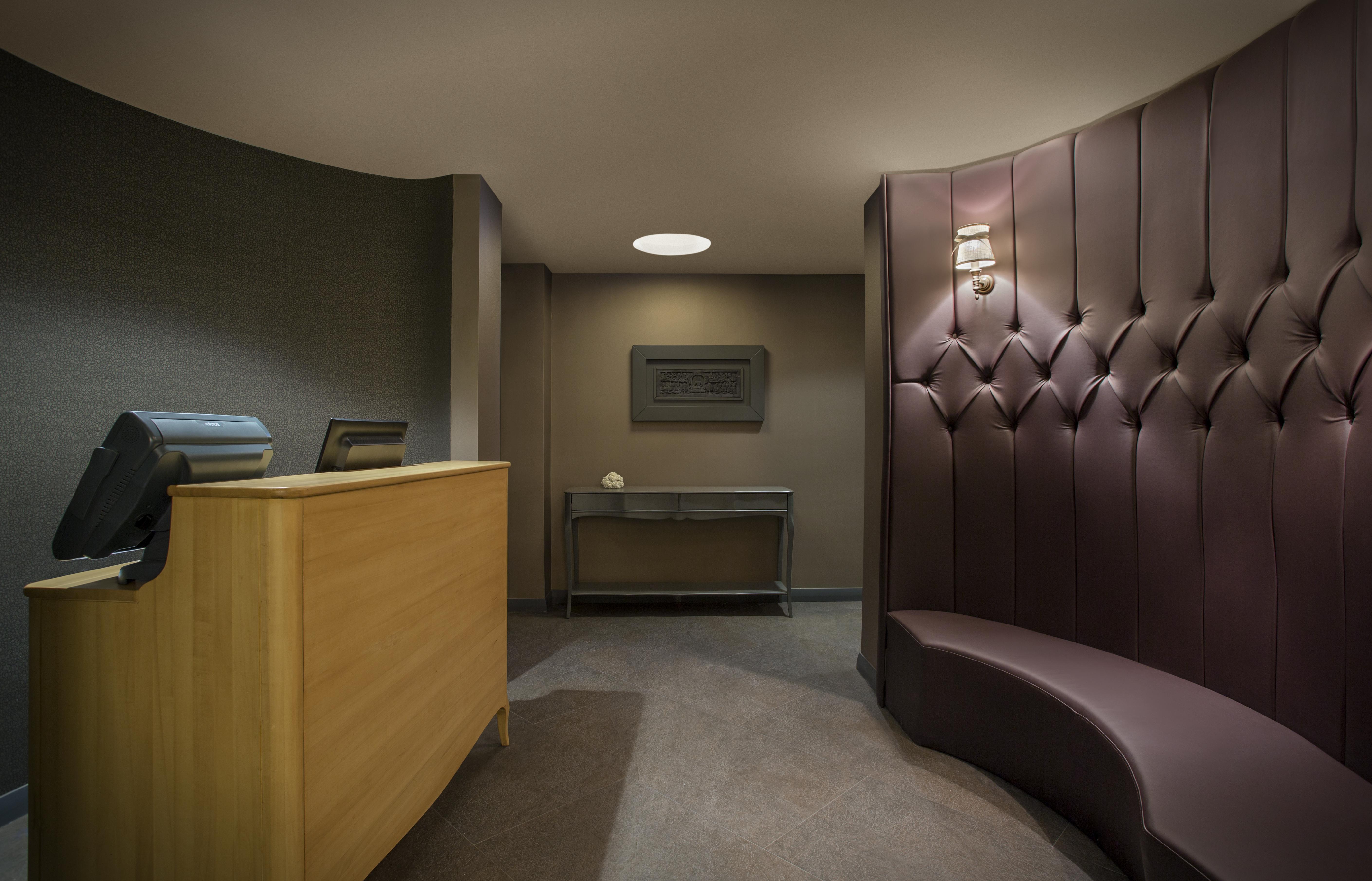 איסטמבול Lazzoni Hotel מראה חיצוני תמונה The reception area of the lounge