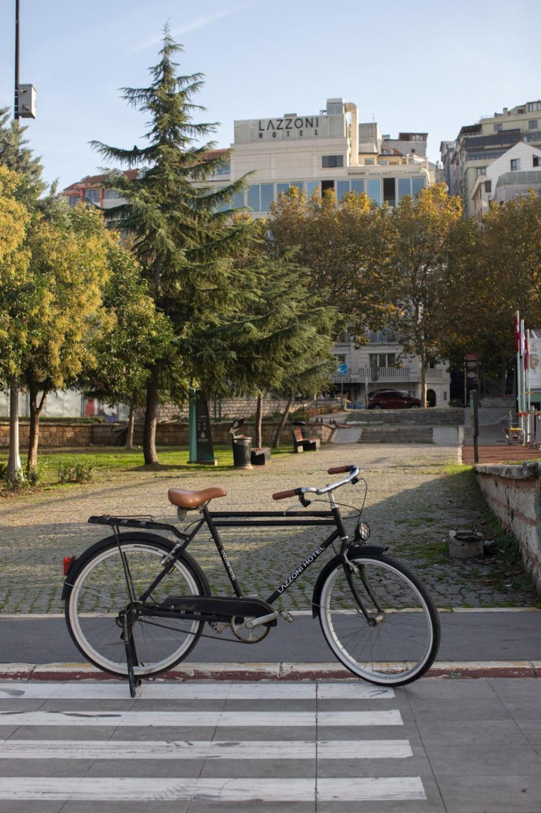 איסטמבול Lazzoni Hotel מראה חיצוני תמונה Bicycle in the Netherlands