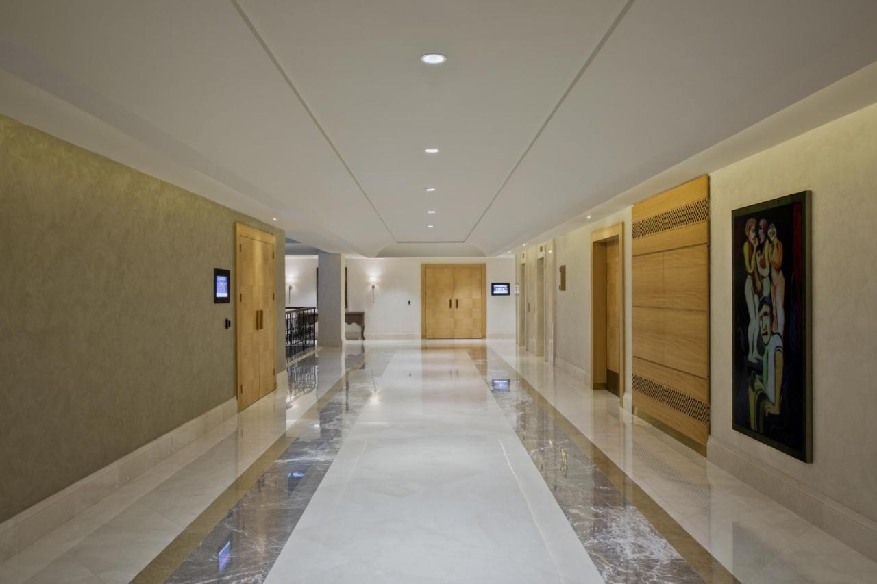 איסטמבול Lazzoni Hotel מראה חיצוני תמונה A corridor at the hotel